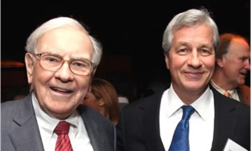 Buffett dijo que la reciente pérdida de 5,800 mdd de JPMorgan Chase no impide que Dimon sea nombrado Secretario del Tesoro.  (Foto: Cortesía CNNMoney)