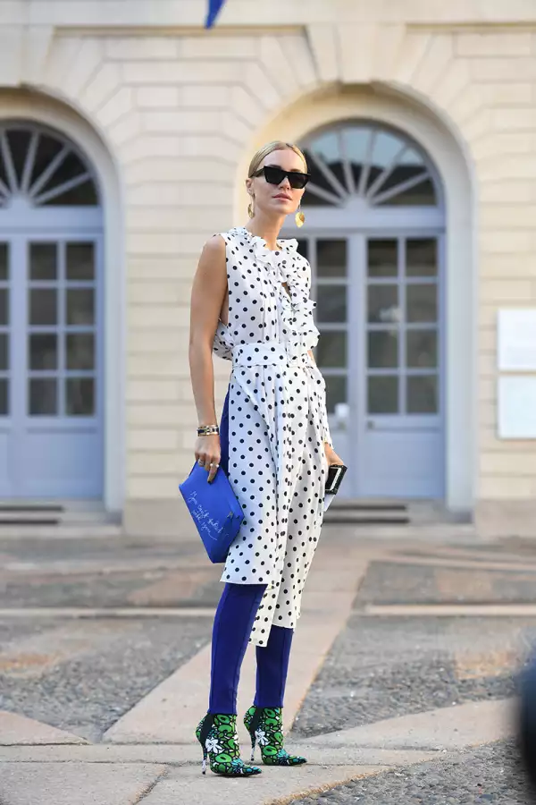 Street Style, Spring Summer 2018, Milan Fashion Week, Italy  - 22 Sep 2017