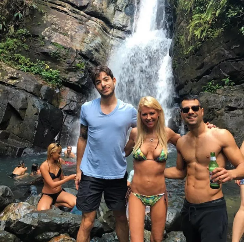 La actriz se encuentra en Puerto Rico donde, sin importar las críticas sobre lo flaca que está, ha compartido imágenes en bikini.