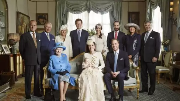 Fotografía oficial del bautizo de George.