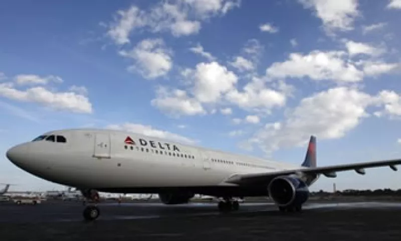 La aerolínea dijo que la tormenta Sandy desaceleró la producción de su  refinería petrolera de Pennsylvania.  (Foto: Reuters)