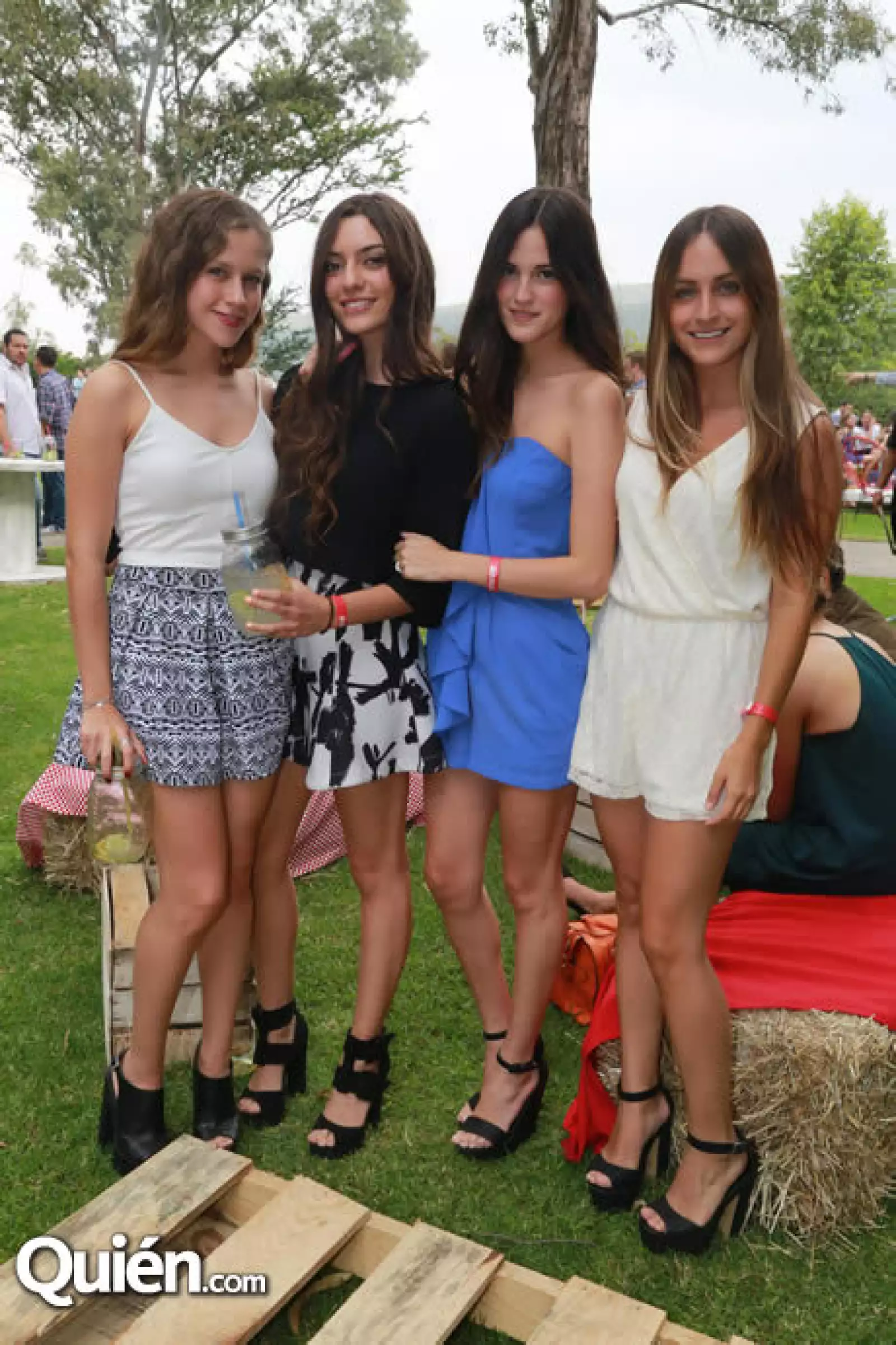 Nicole Suarez,Daniela Vela,Andrea Arce y Ana Paula Gudiño