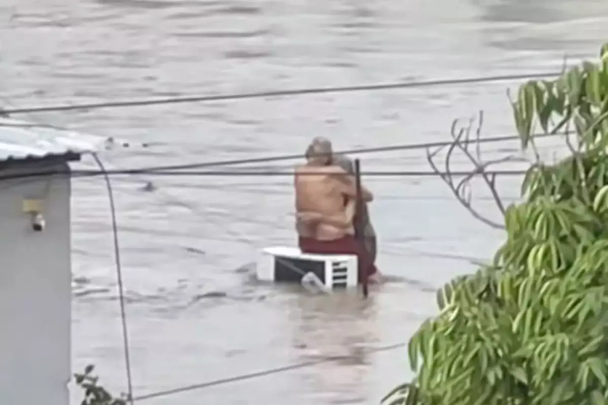 abuelitos abrazados