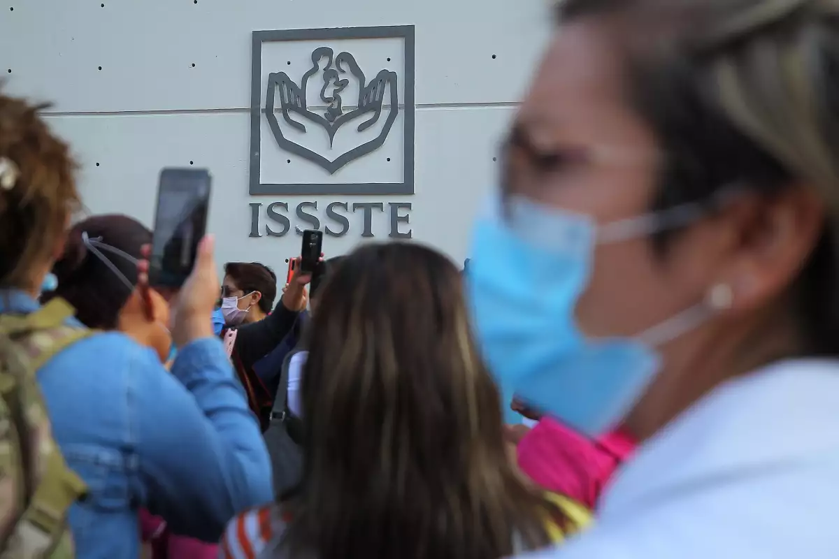 Protesta de personal médico del Hospital 20 de Noviembre
