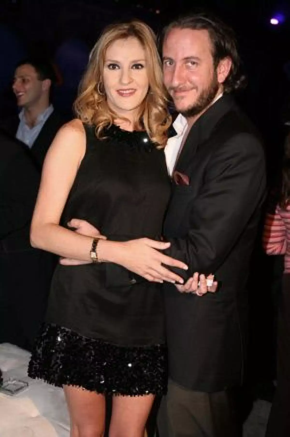 La actriz mexicana se convirtió este sábado en madre de una niña, a quien llamará Natalia, producto de su matrimonio con el anticuario Enrique Rivero Lake.