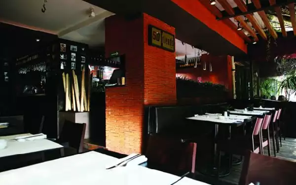 La decoración y platillos son ideales para disfrutar una tarde con amigos.