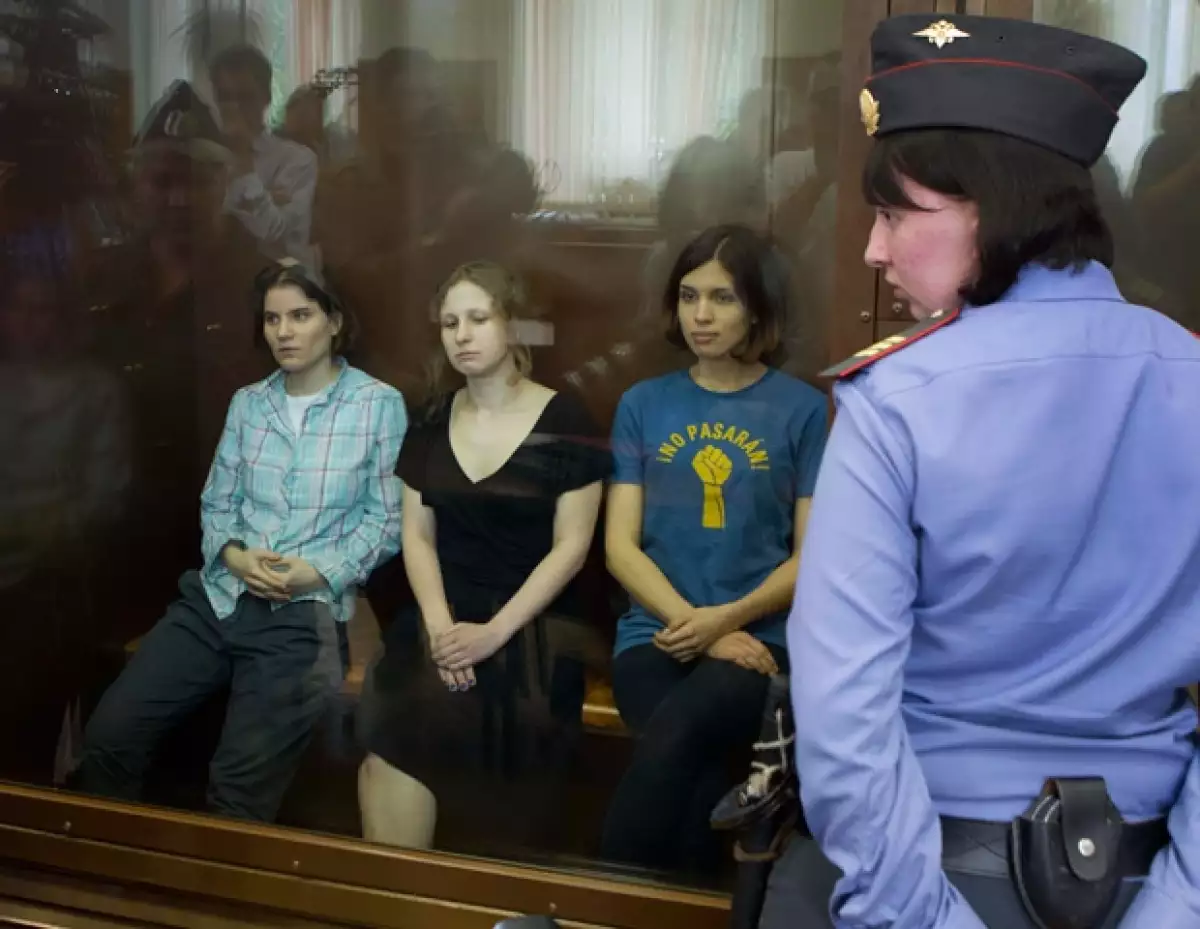 Nadezhda Tolokonnikova, Maria Alekhina y Yekaterina Samutsevich en el juicio.
