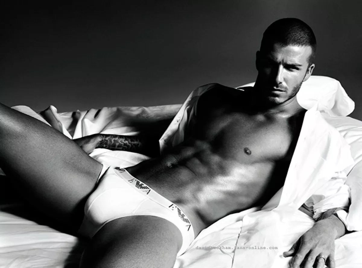 David es reconocido por su sexy figura y su innegable masculinidad.