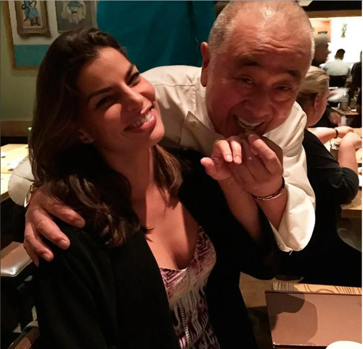 Nobu Matsuhisa bromeó al respecto del anillo de compromiso de Bárbara.