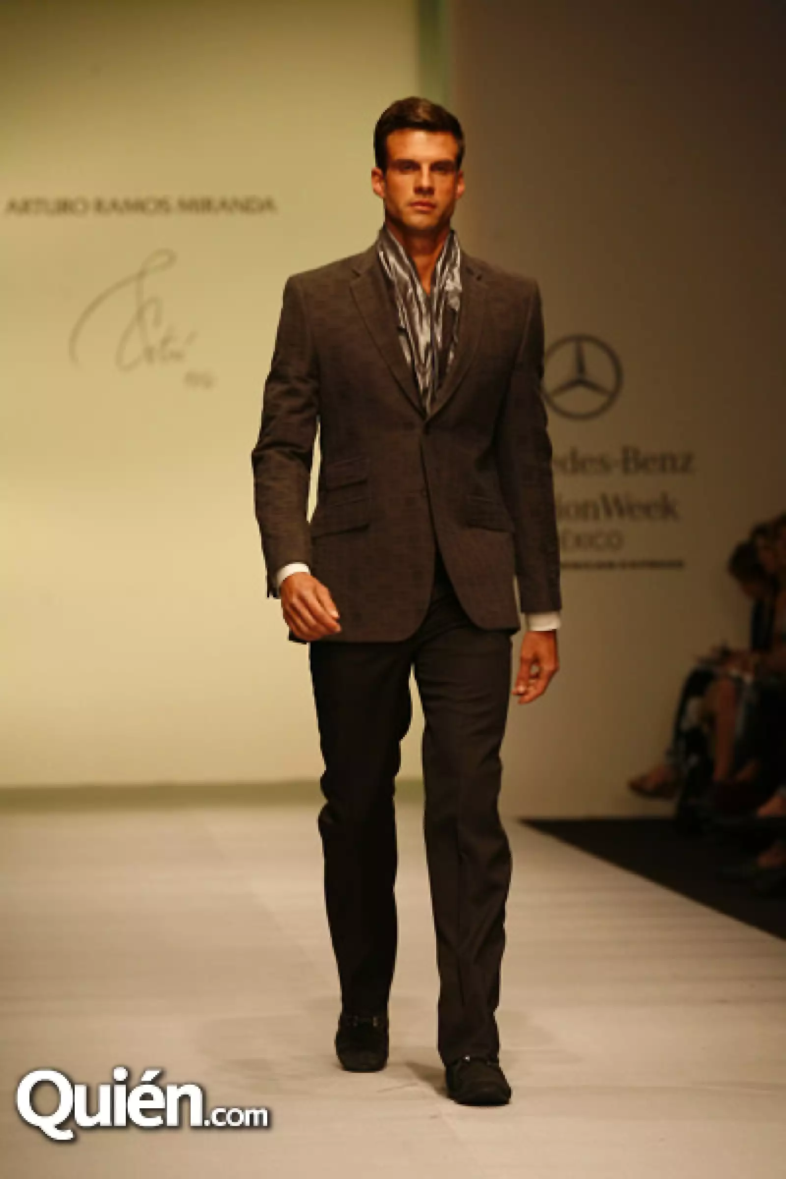 Desfile Arturo Ramos