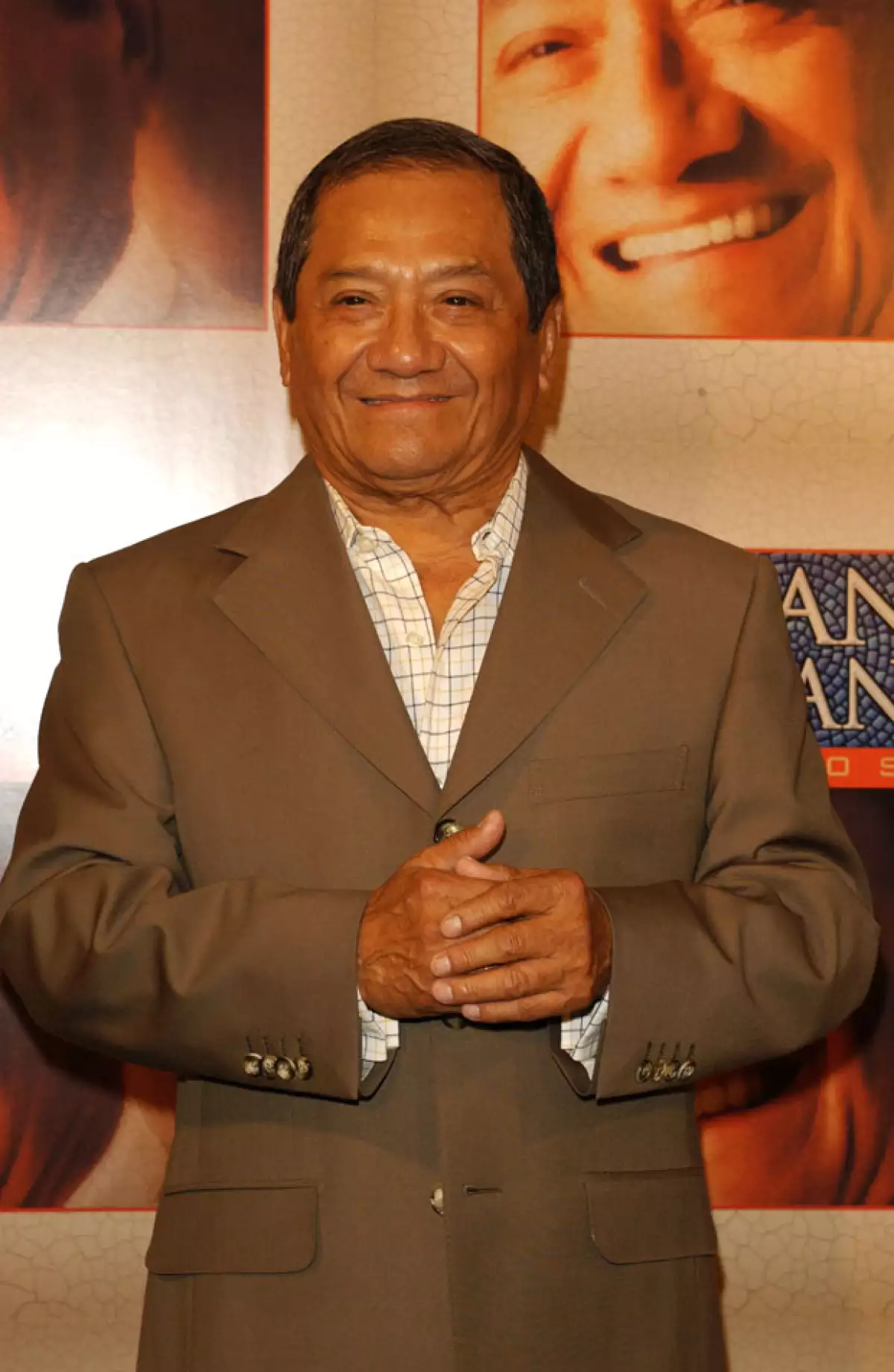 Armando Manzanero dijo que, así como hoy se está crucificando a Luis Miguel, así ha sido alabado cuando estaba en la cima de su carrera.