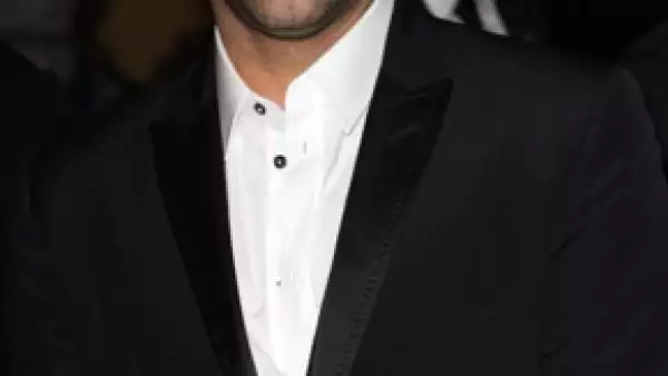 El cantante presentará un show en la inauguración de un estadio de futbol.