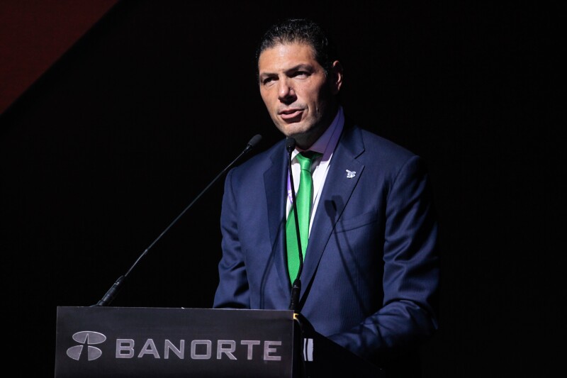 Carlos Hank González (cuarto).jpg