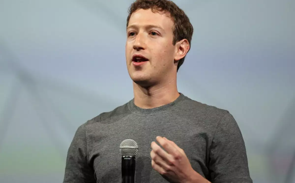 El presidente ejecutivo Zuckerberg planea llevar WiFi al Sahara a través de aviones no tripulados y satélites. (Foto: Reuters )