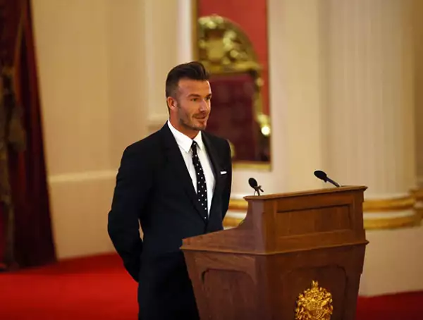 Además, David sirvió como orador durante la ceremonia.