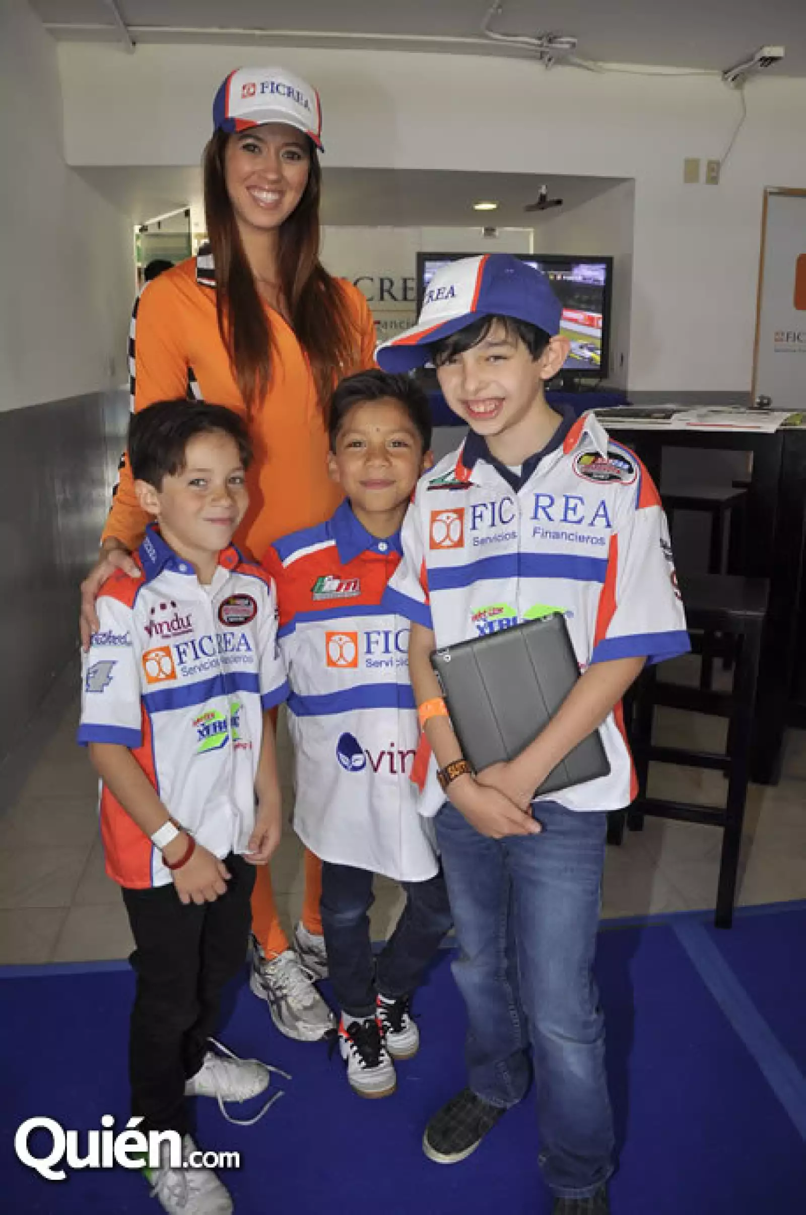 Isabella Gutman con José Andrés, José Emilio y Mariano Escoto