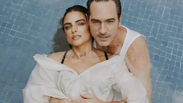 Aislinn Derbez y Mauricio Ochmann