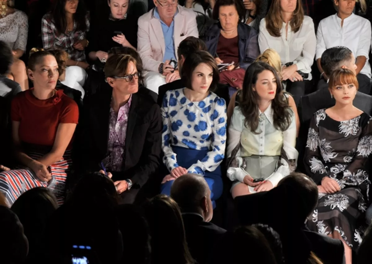 Uma Thurman, Hamish Bowles, Michelle Dockery y Christina Ricci fueron parte del front-row del desfile.