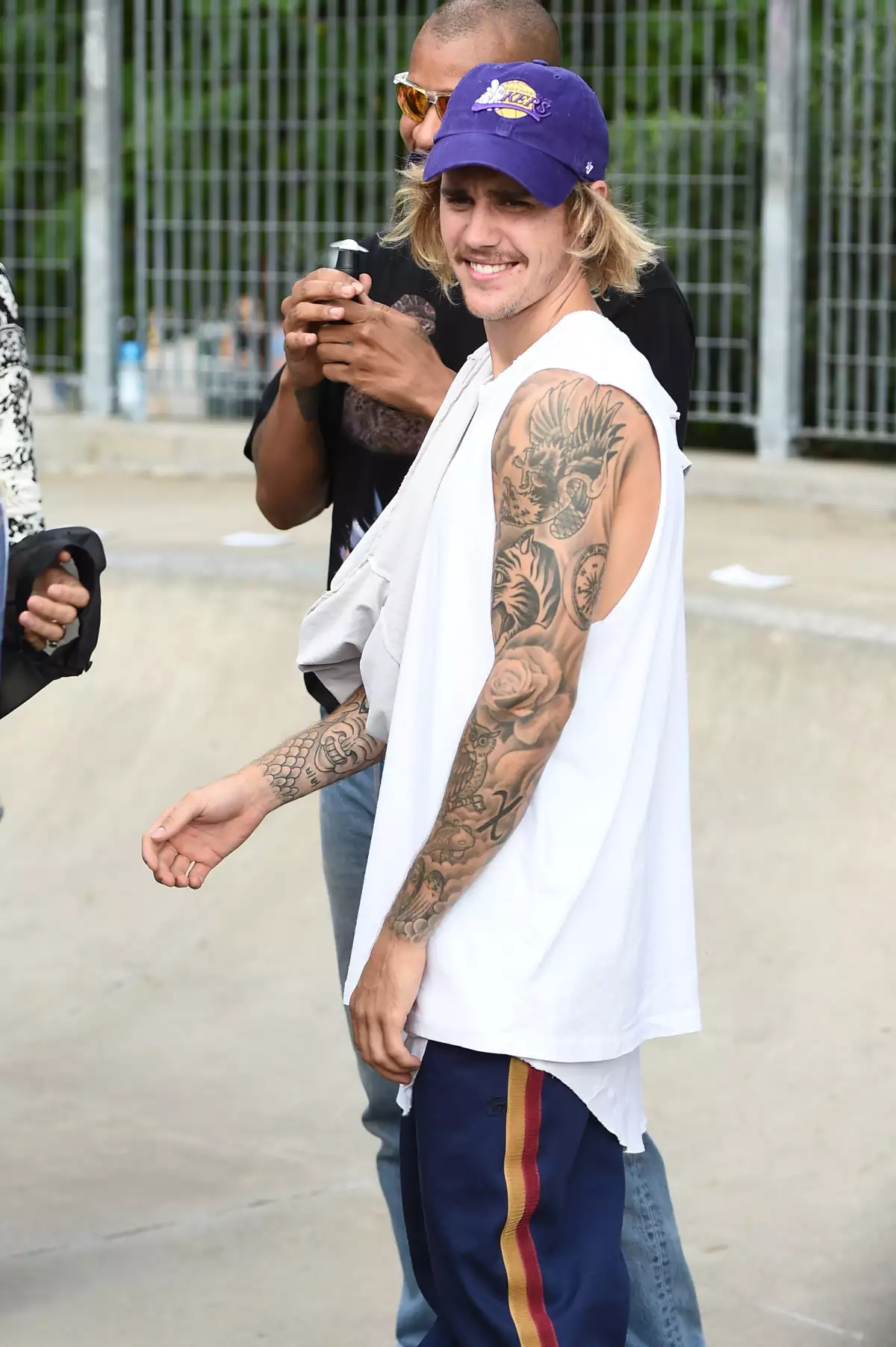 Justin Bieber alerta a sus fans