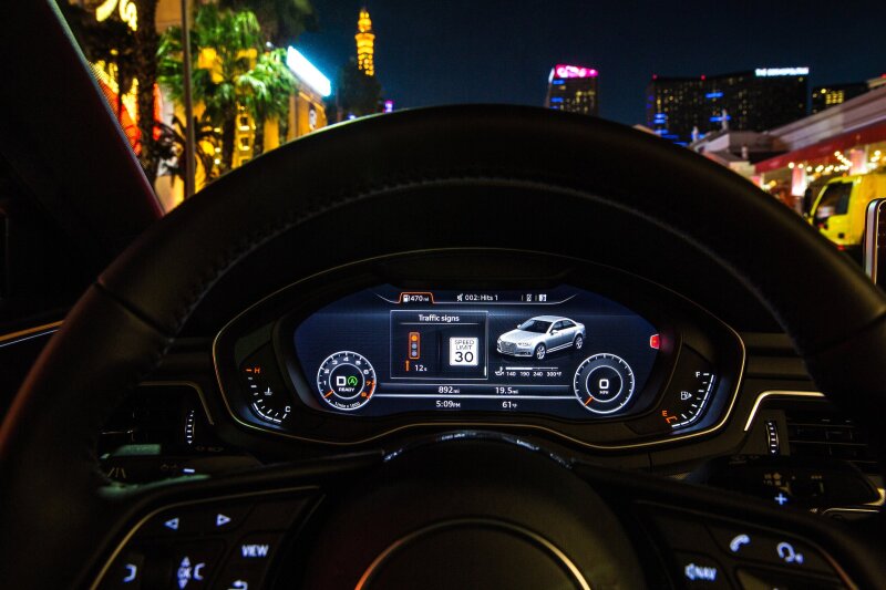 Large-Audi-Traffic-Light-Information