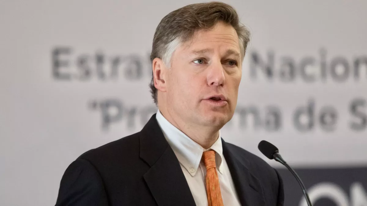 Christopher Landau pide que le quiten visa a consejera de Morena, pero ella no tiene 