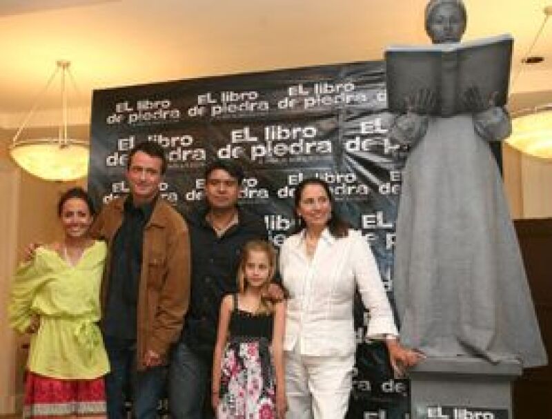 "Cosas insignificantes" (Andrés Martínez) y "El libro de piedra" (Julio César Estrada) habían logrado una afluencia aceptable desde su estreno.