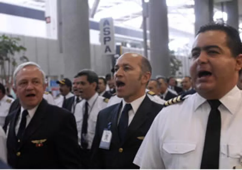 La Asociación Sindical de Pilotos Aviadores pidió ayuda al Gobierno para resolver la crisis de Mexicana. (Foto: Notimex)