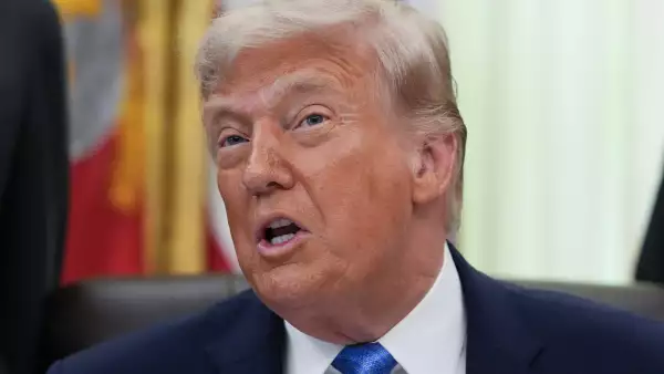 El presidente de los Estados Unidos, Donald Trump, habla durante una ceremonia de firma de la "Ley de Seguridad de Estados Unidos" en la Oficina Oval de la Casa Blanca en Washington, DC, el 10 de junio de 2026.