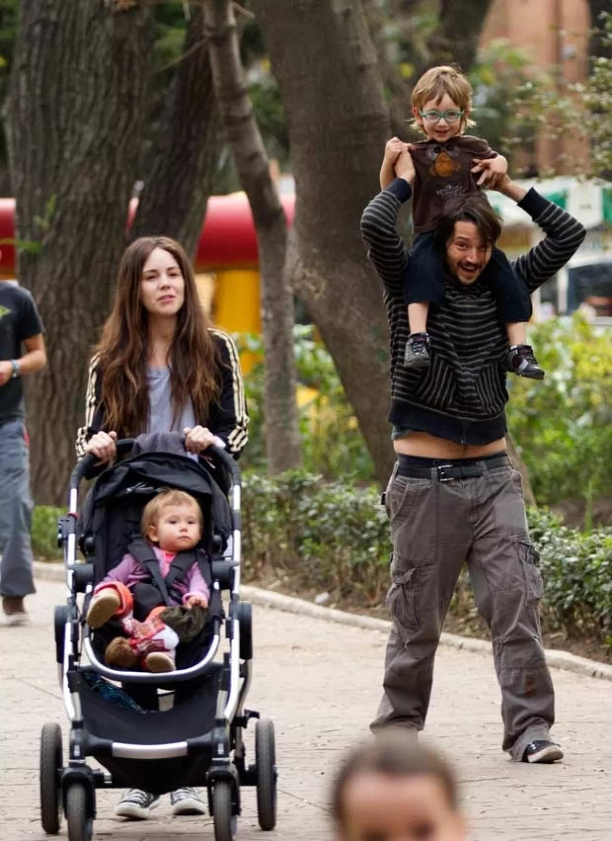 Camila Sodi y Diego Luna tuvieron dos hijos juntos, Fiona y Alejandro.