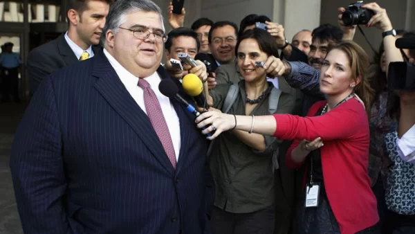 El gobernador del Banco de México, Agustín Carstens, sumó el viernes los apoyos de Canadá y Australia en un desafío significativo a la hegemonía de Europa al puesto más alto de la entidad.
