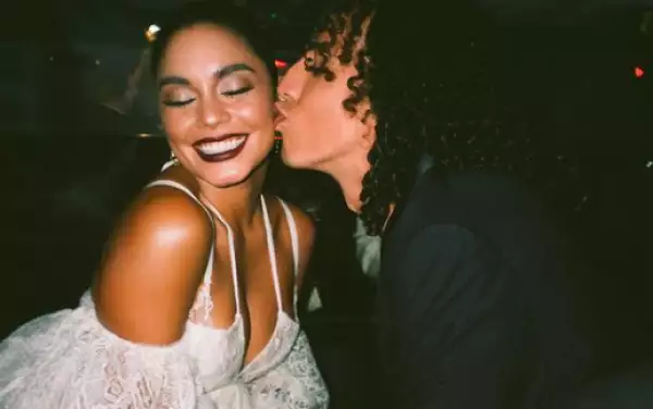 Vanessa Hudgens y Cole Tucker.