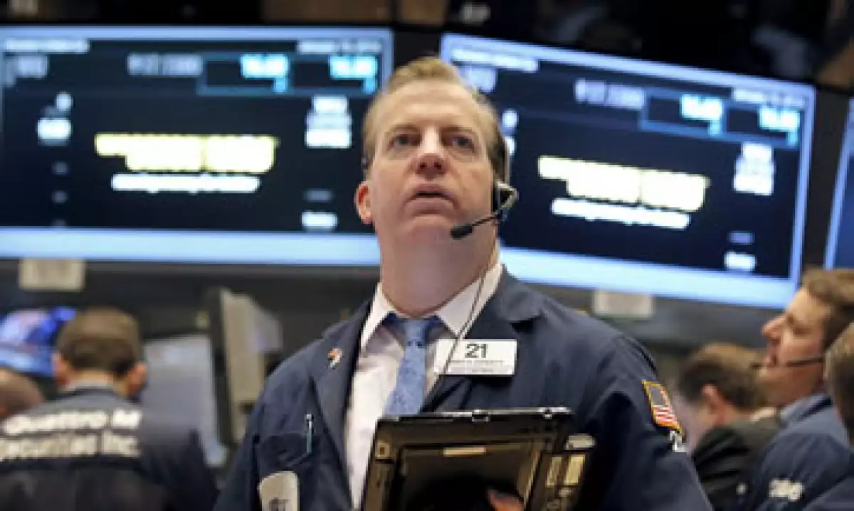 El Nasdaq pierde 0.88% a 4,245 puntos. (Foto: Reuters )