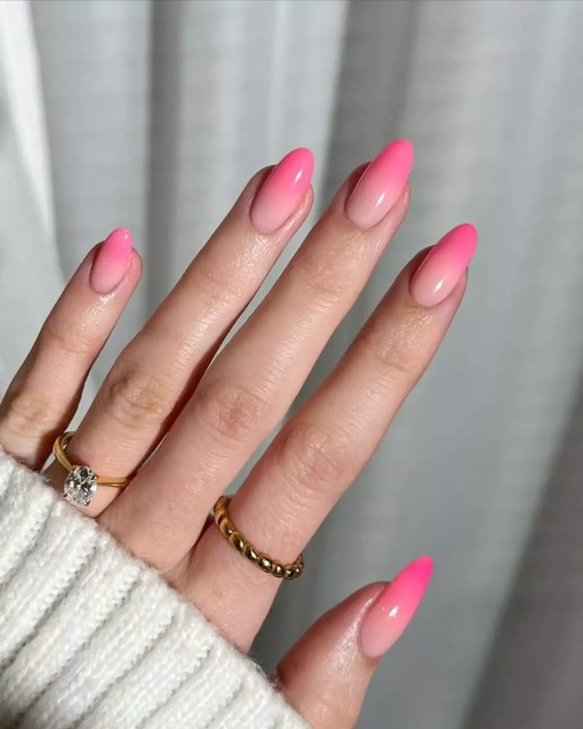 uñas degradadas en tono rosa