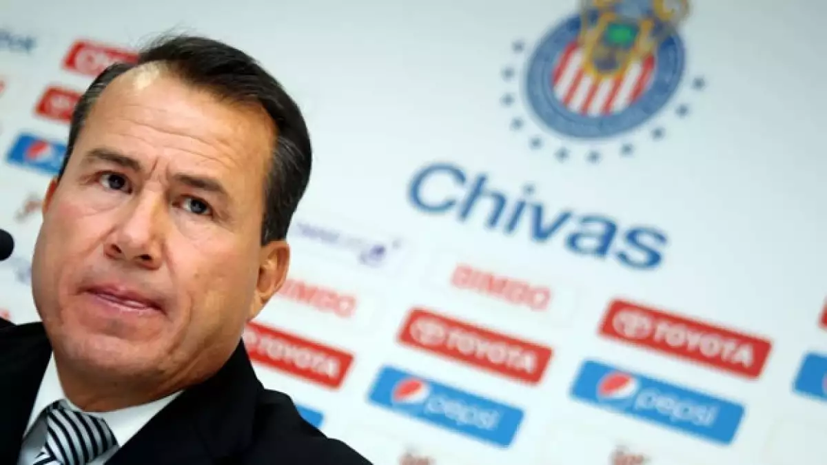 Efraín Flores anuncia su salida de las Chivas del Guadalajara