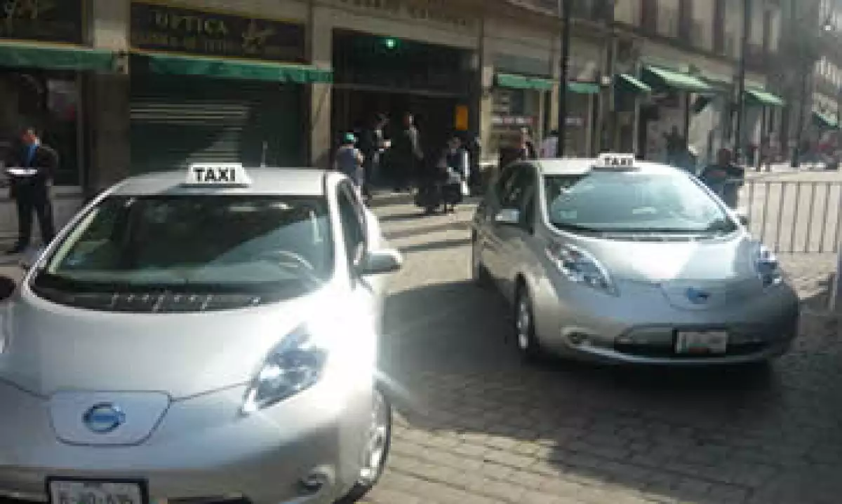 Taxi eléctrico (Foto: Nissan)