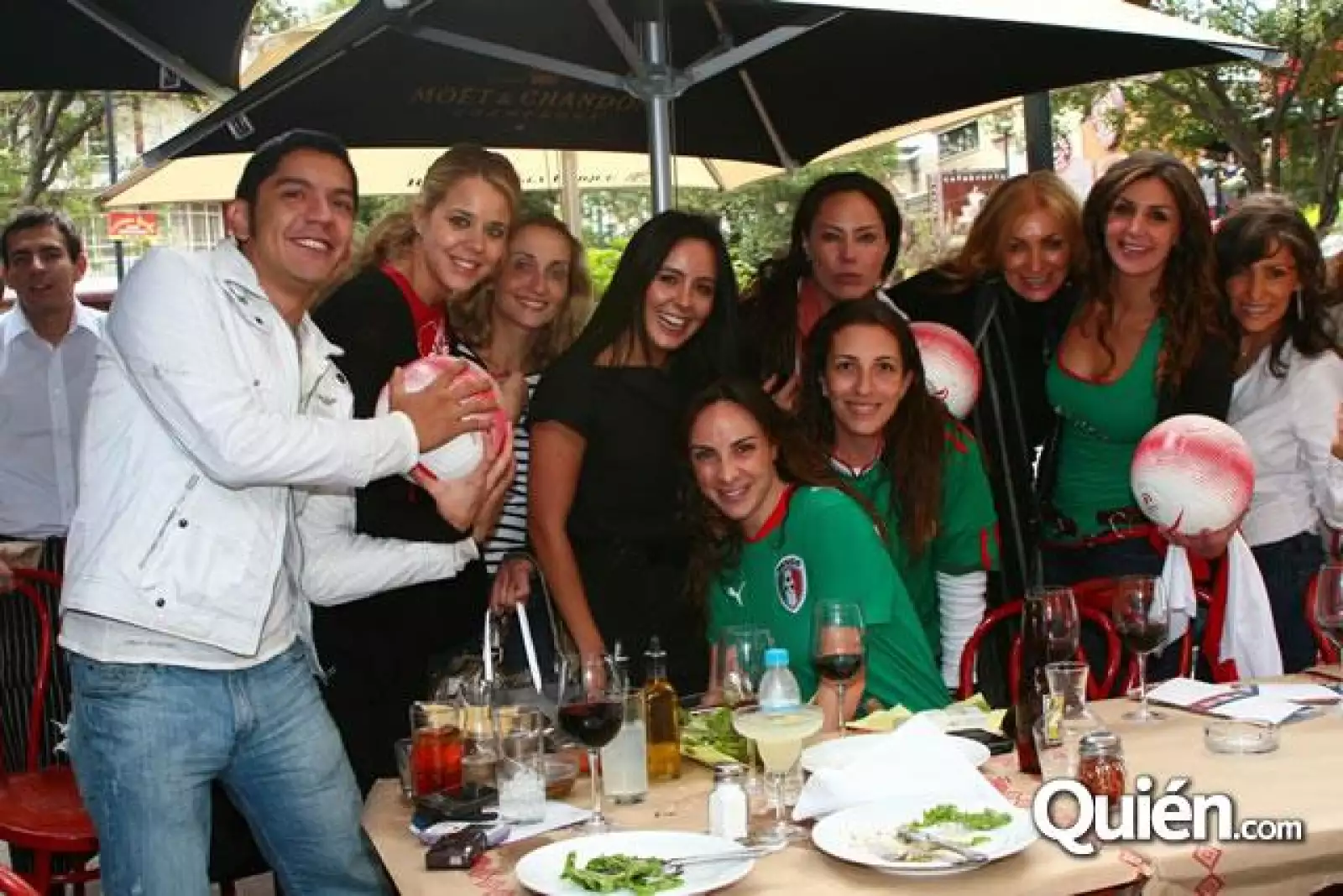 Ambiente Partido México Francia Polanco