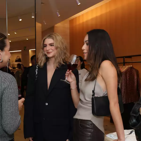 Naghume Henkel , Mila Franco y Mafer González 