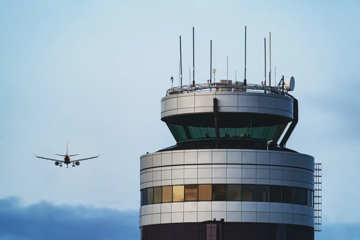 Cada vuelo que tomas en México es gracias a estos radares, ahora quieren modernizarlos con IA