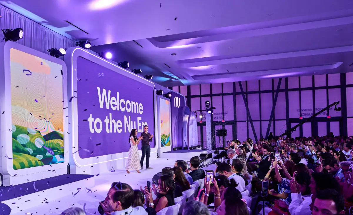 Los fundadores de Nu, David Vélez y Cristina Junqueira, en evento de lanzamiento de Nu Global en Miami.