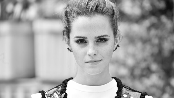 Emma Watson se deja ver en romántico beso con su nuevo 