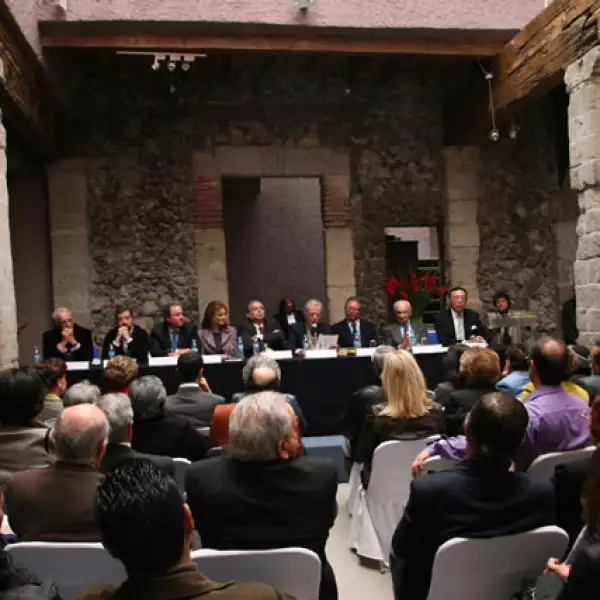 Homenaje a Jacobo Zabludovsky y Leon Davidoff.