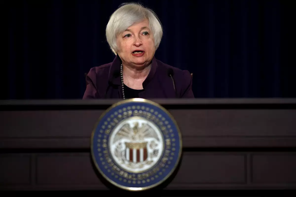 La creación de empleos y la recuperación de la economía propiciarían un aumento en la tasa de interés, según la Fed.
