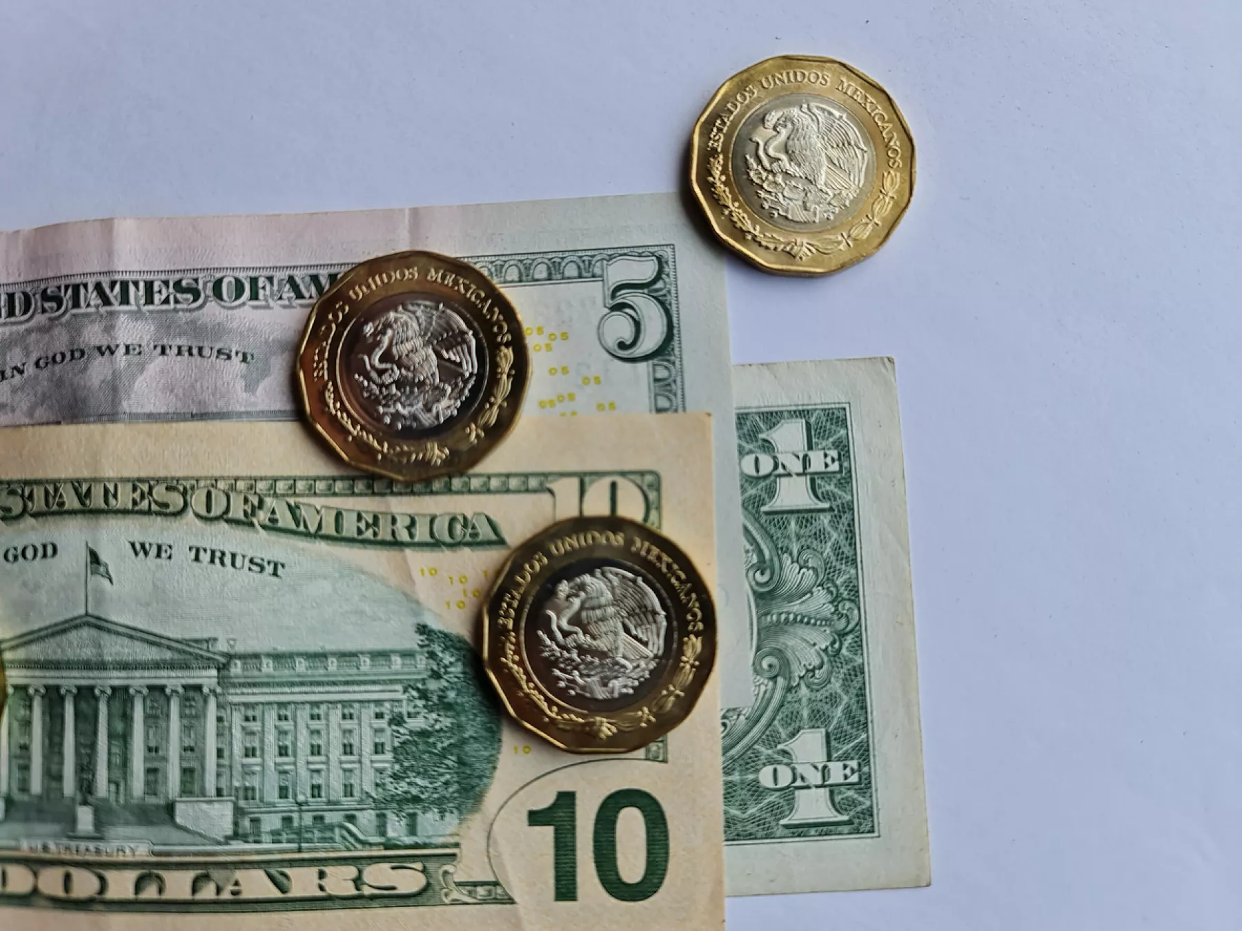 Peso mexicano hoy, 19 de febrero 2024: inicia la semana con ligera apreciación ante el dólar