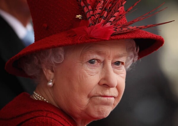 La página de la monarca en la red social recibió varios comentarios ofensivos en contra de la realeza británica, los cuales ya están siendo moderados.