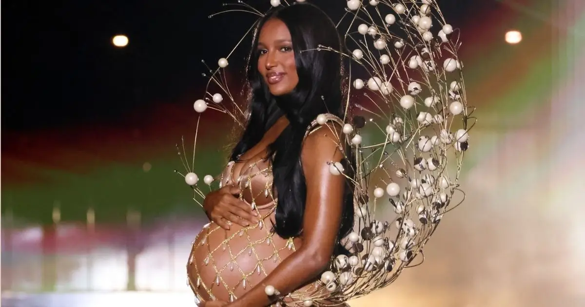 Jasmine-Tookes-Victoria-Secret.jpg