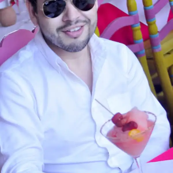 Elías González