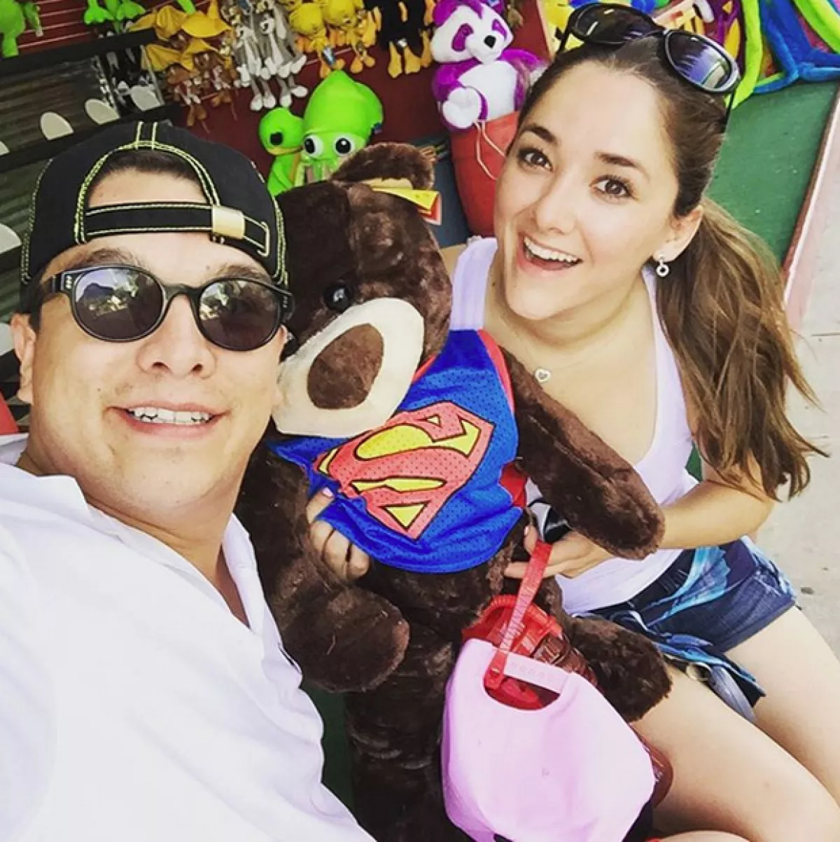 Sherlyn y Gerardo Islas celebrando su amor.