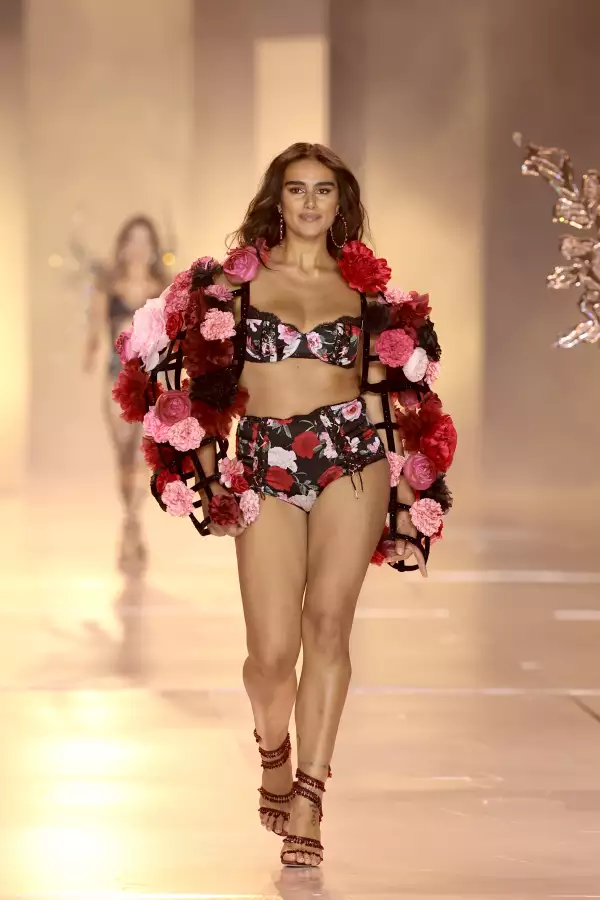 looks Victoria's Secret Fashion Show