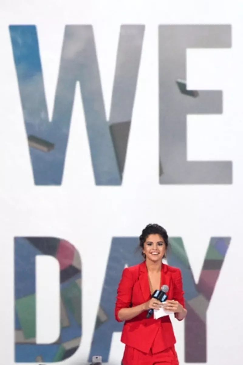 Ayer la actriz y cantante dio un discurso conmovedor en el evento "We Day California", donde le aseguró a los jóvenes que ingresó a rehab porque perdió de vista quién era.