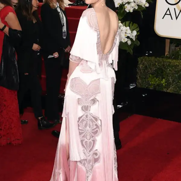No caption needed. Cate Blanchett en Givenchy Haute Couture.